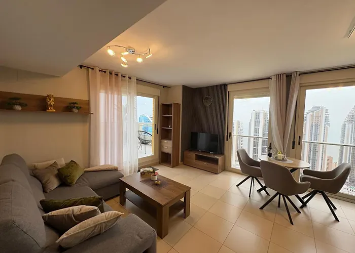 Penthouse Islamar - *