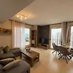 Penthouse Islamar - *